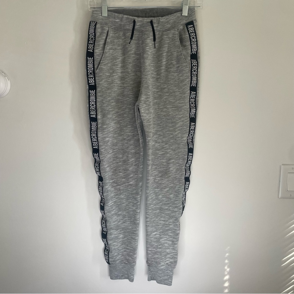Abercrombie Light Gray Jogger Sweatpants Black Detail on legs Boys Size 13/14